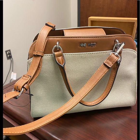 Nine West Handbags - EUC Nine West Handbag
